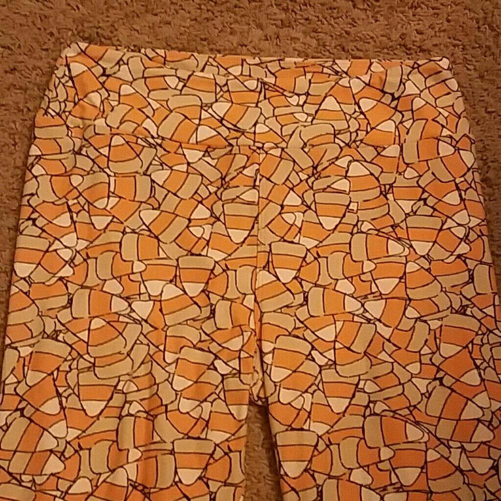 On Sale! Lularoe Candy Corn Leggings! One Size